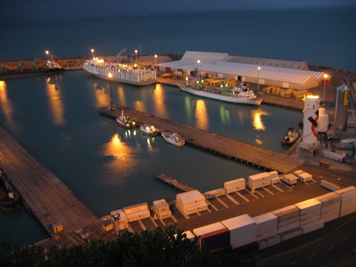 Nighttime view of the Port of Napier, from Bluff Hill. | Napier in New Zealand