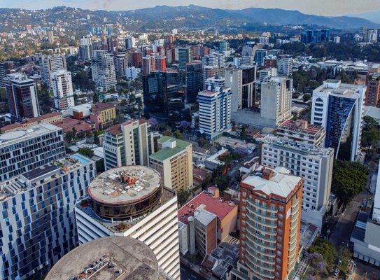 La Ciudad de Guatemala, es la ciudad con la mayor cantidad de edificios en America Central, la ciudad mas grande y mas poblada de la región | Guatemala City in Guatemala