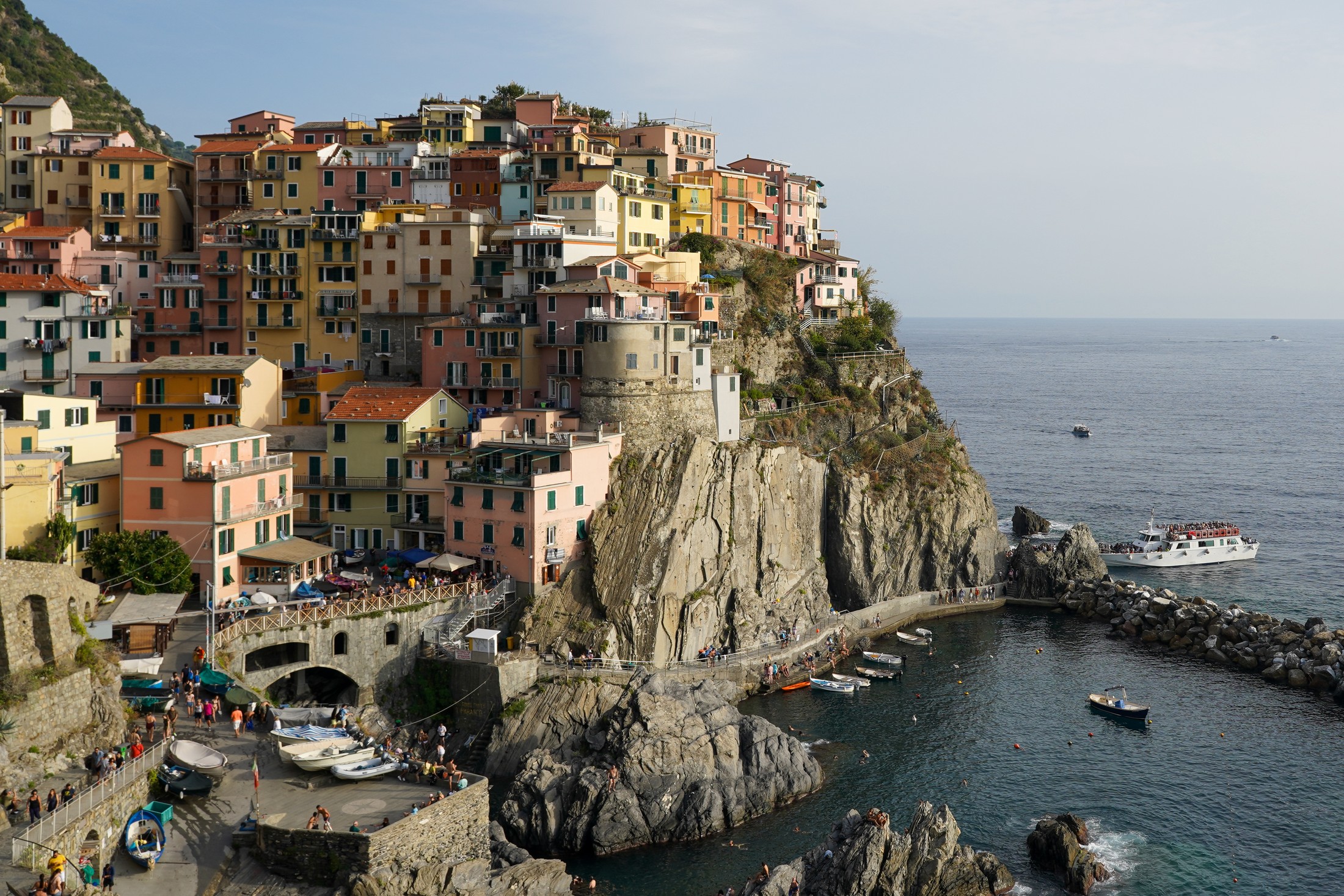 Manarola village and harbour with ferry.  Cinque Terre, Lugiria, Italy | Manarola in Italy