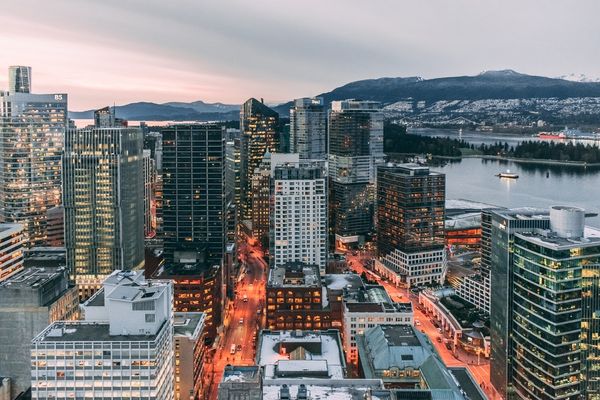 VanCity is ranked among the best cities to live in. It’s obvious, who doesn’t like mountains, beaches and a beautiful skyline? | Vancouver in Canada