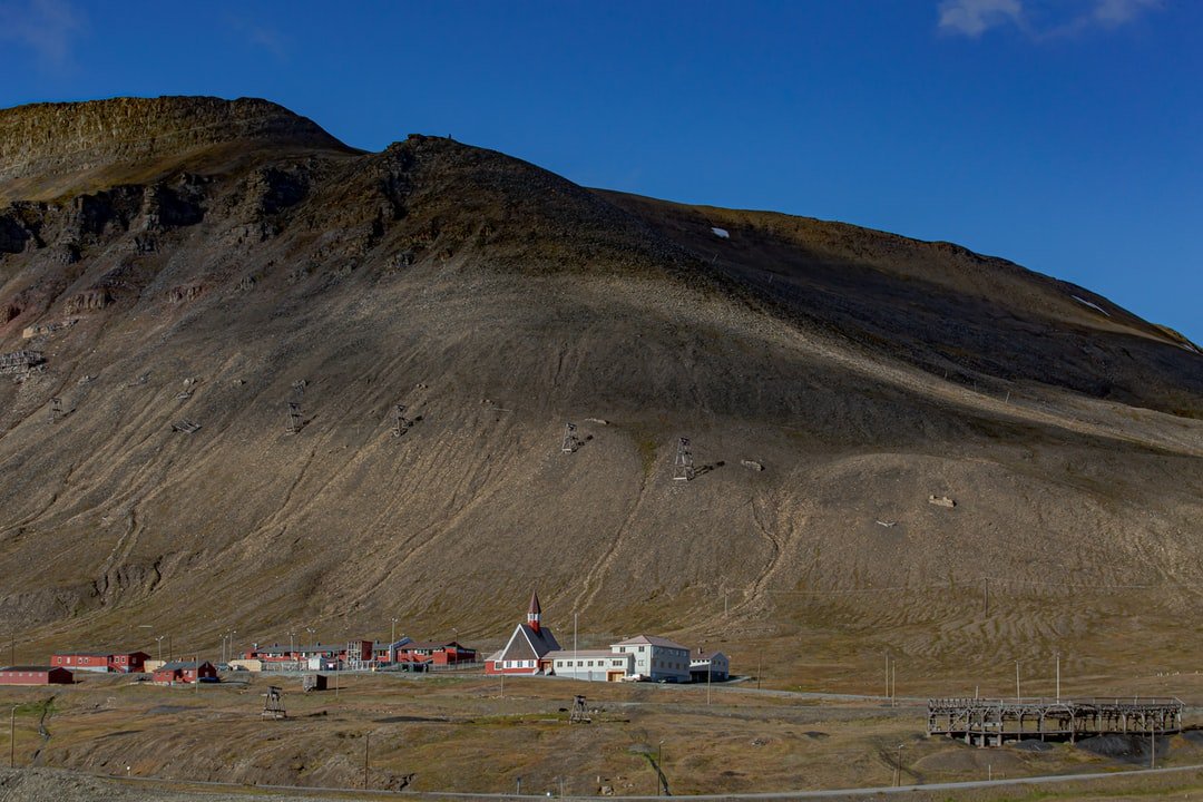 A beautiful late summer day on Svalbard (Spitsbergen) with the most spectacular nature scenery | Longyearbyen in Norway